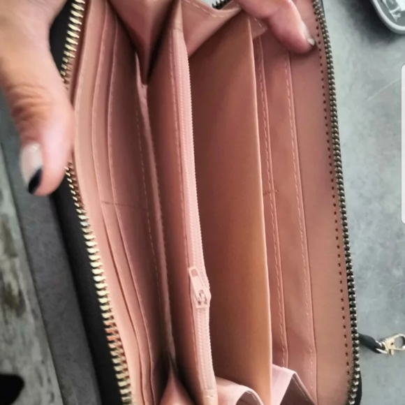 Mickey Mouse wristlet - Picture 3 of 4